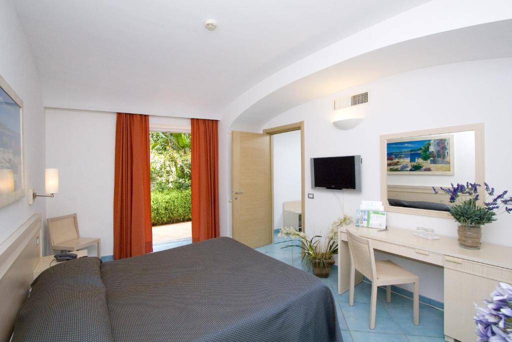 Park Hotel Terme Michelangelo Lacco Ameno  الغرفة الصورة
